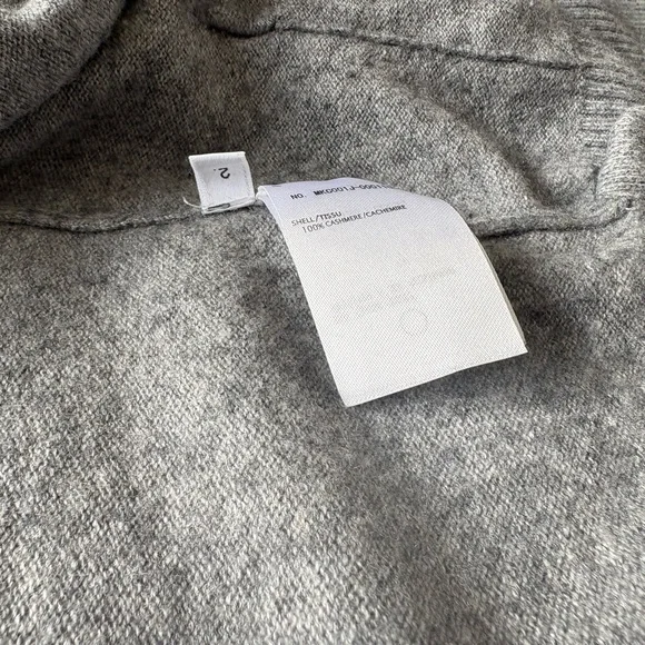 Thom Browne 100% cashmere Gray V-Neck Cardigan - Picture 4 of 6